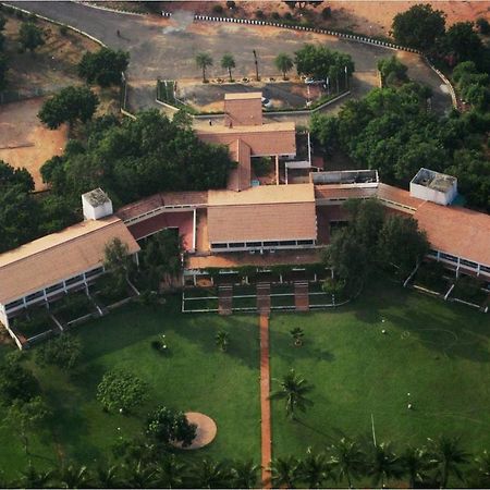 The Ashok Beach Resort Pondicherry Bagian luar foto