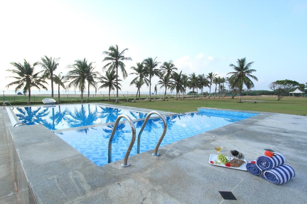 The Ashok Beach Resort Pondicherry Bagian luar foto