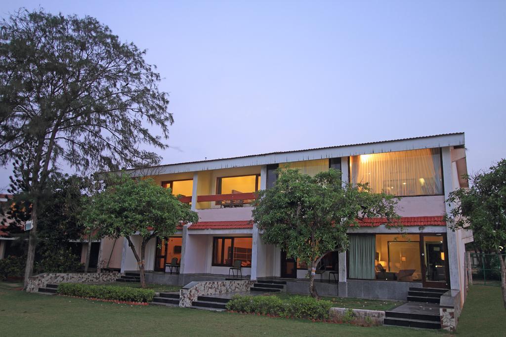 The Ashok Beach Resort Pondicherry Bagian luar foto