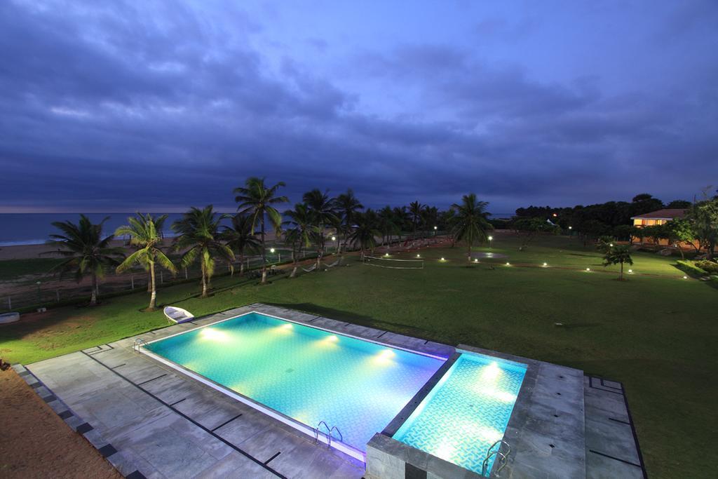 The Ashok Beach Resort Pondicherry Bagian luar foto