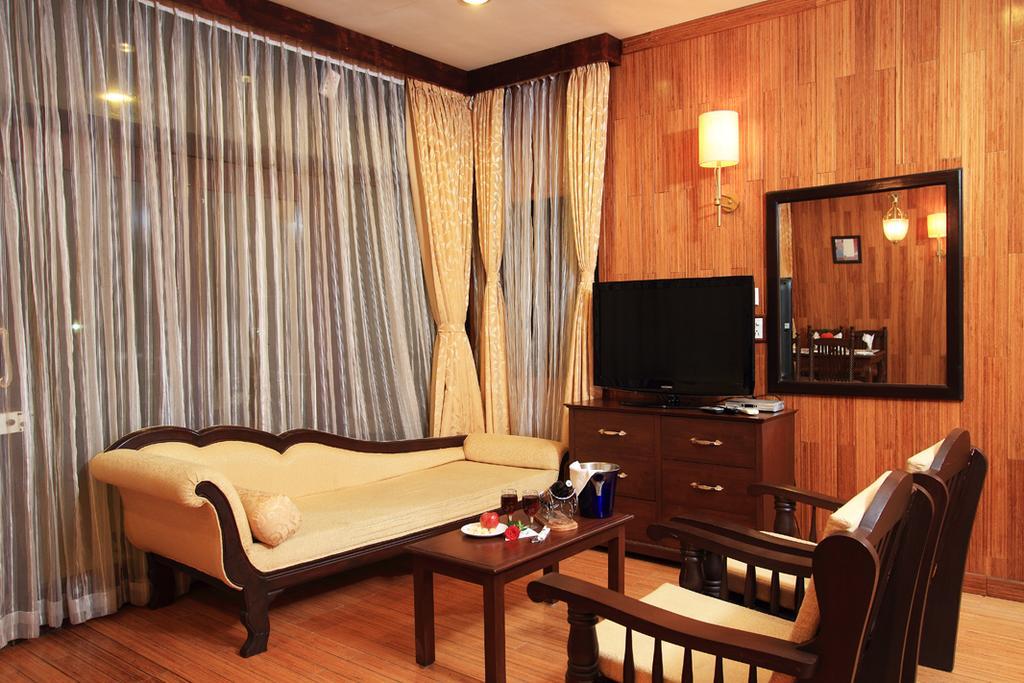 The Ashok Beach Resort Pondicherry Bagian luar foto