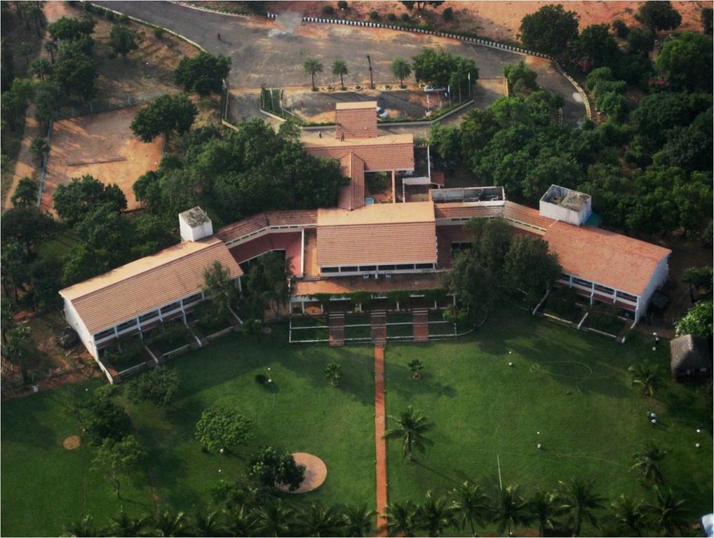 The Ashok Beach Resort Pondicherry Bagian luar foto