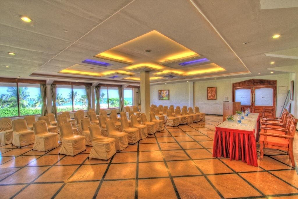 The Ashok Beach Resort Pondicherry Bagian luar foto