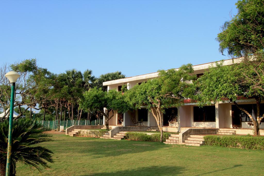 The Ashok Beach Resort Pondicherry Bagian luar foto
